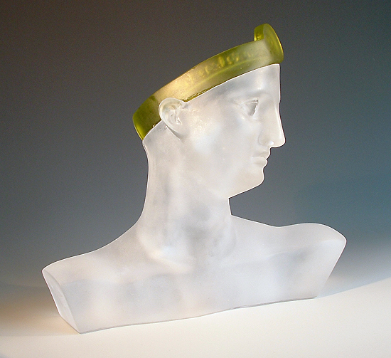 Glass art sculpture of At One by Sue Hawker